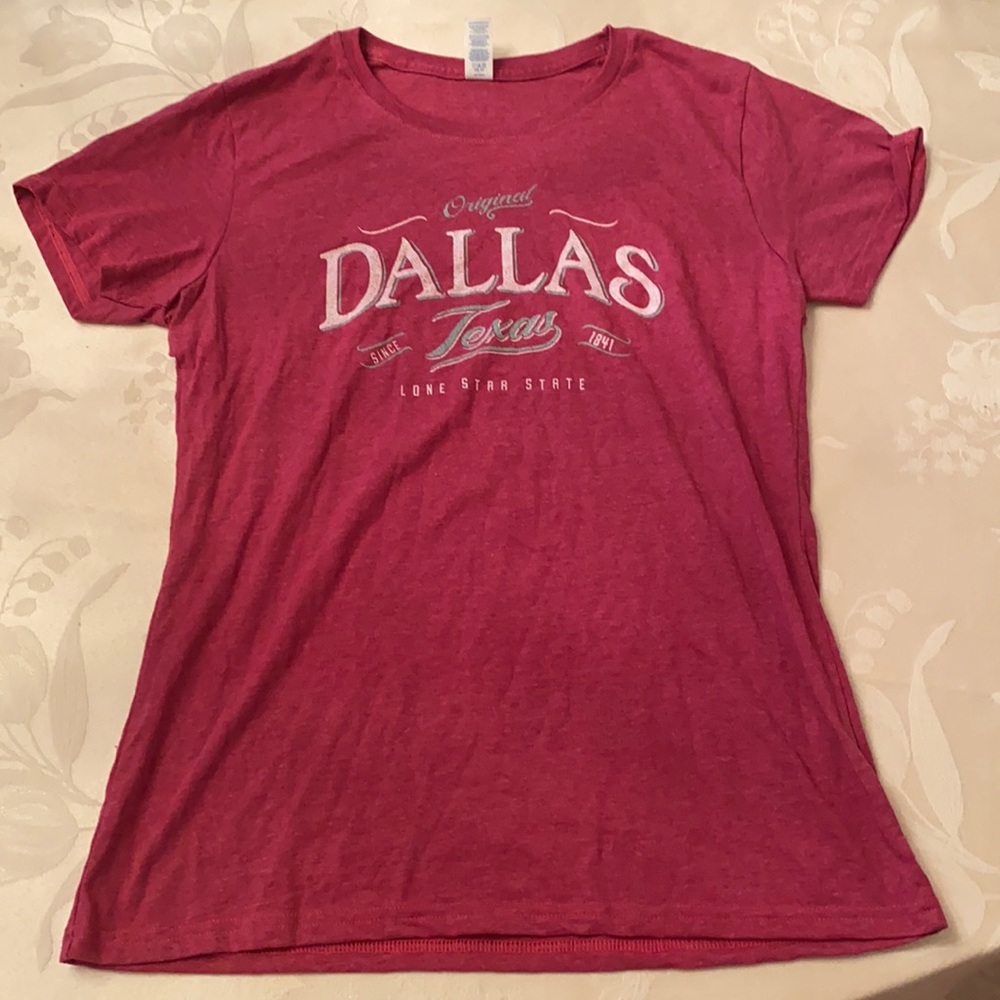 Delta pink/red Dallas Texas Short sleeve tee